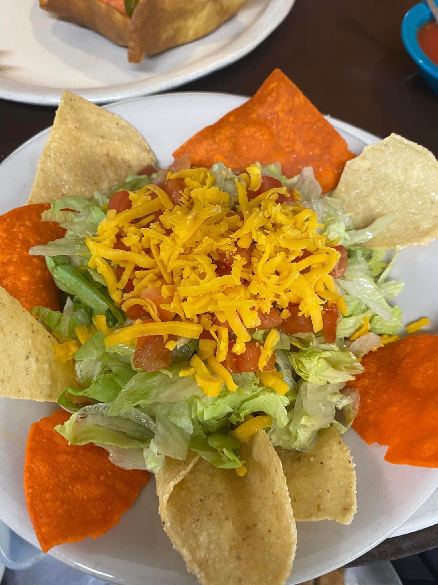 El Castillo Restaurante food and dining