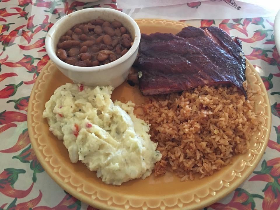 El Castillo Restaurante food and dining